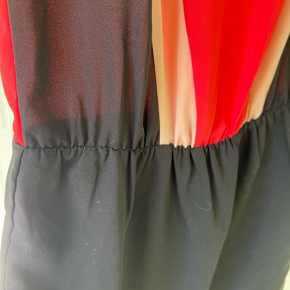 Short party dress with sheer panel. Great pink/black colours. Size small - Picture 5 of 7